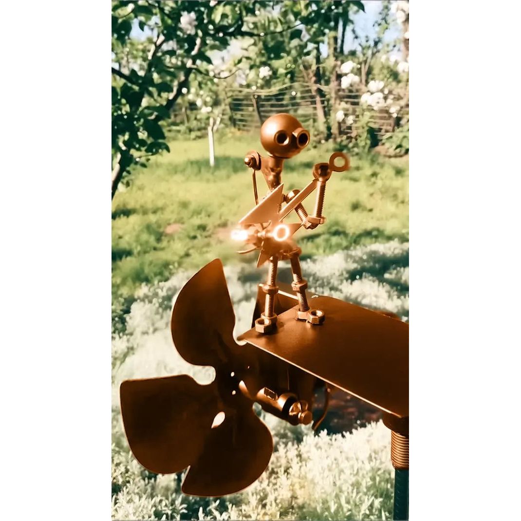 Metall-Windrad „Rockband“ – Bewegte Gartendeko mit Charakter Mivoza Deutschland