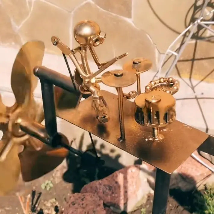 Metall-Windrad „Rockband“ – Bewegte Gartendeko mit Charakter Mivoza Deutschland